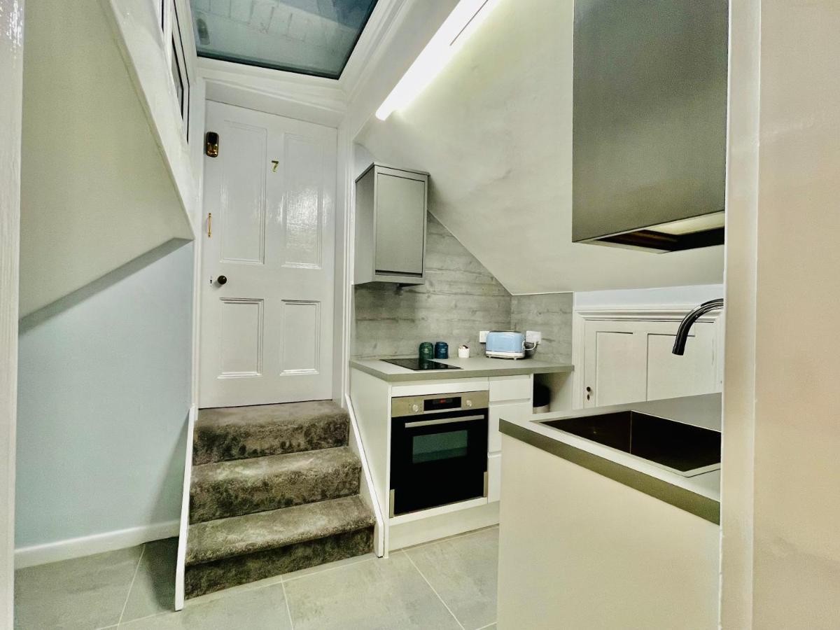 Ashbys Deluxe Studios With Spa Included Portsmouth Exterior photo